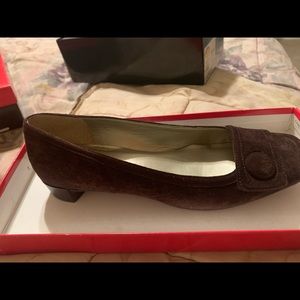 Talbots Bown Suede Flats 7.5 Brand New